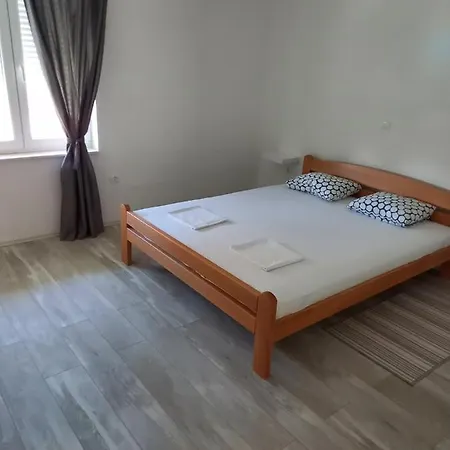 Japa Apartment Vrsi